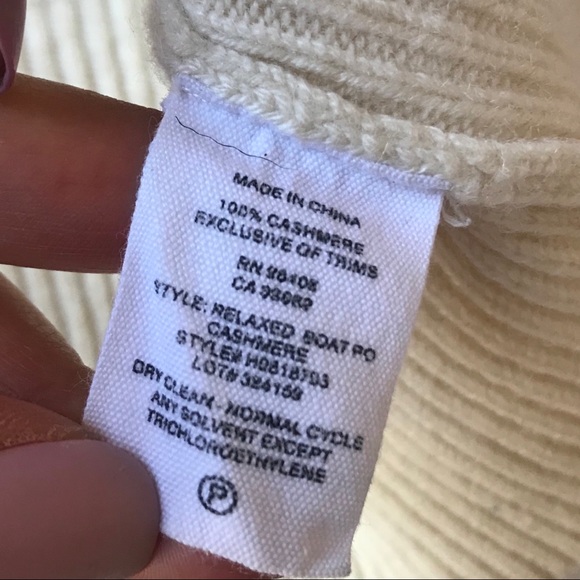 Theory Cashmere Cropped Sweater - Picture 8 of 8